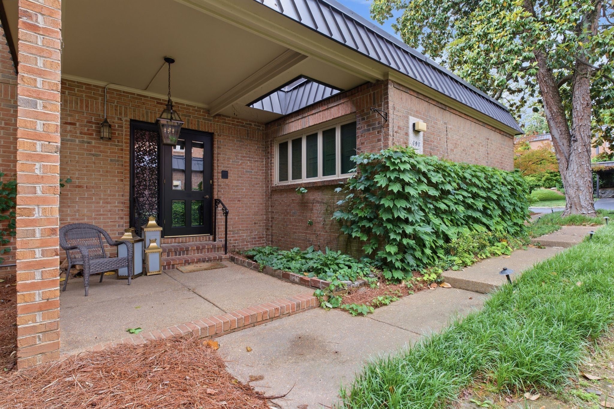 690 Timber Ln