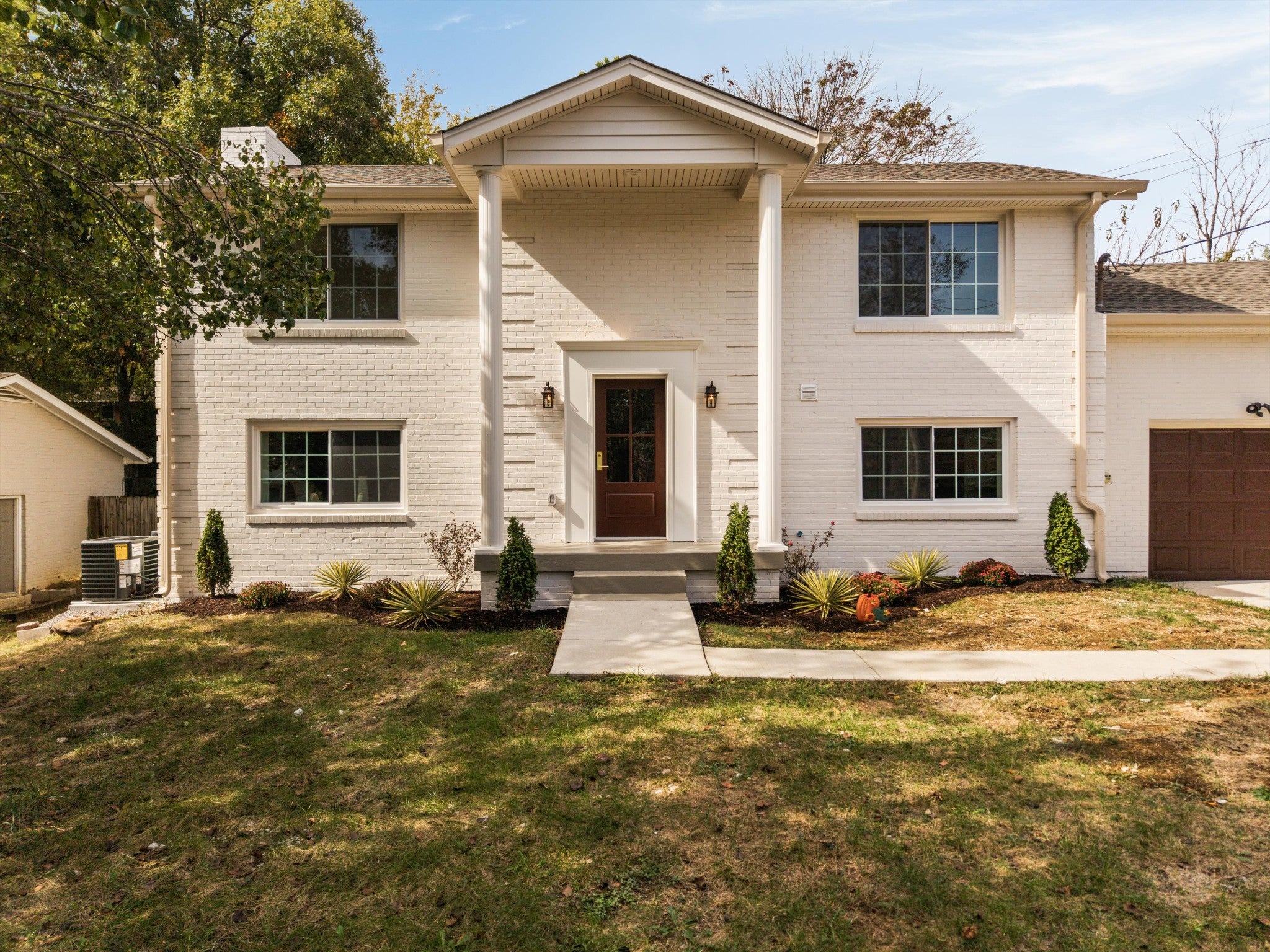 3213 Cynthia Ln