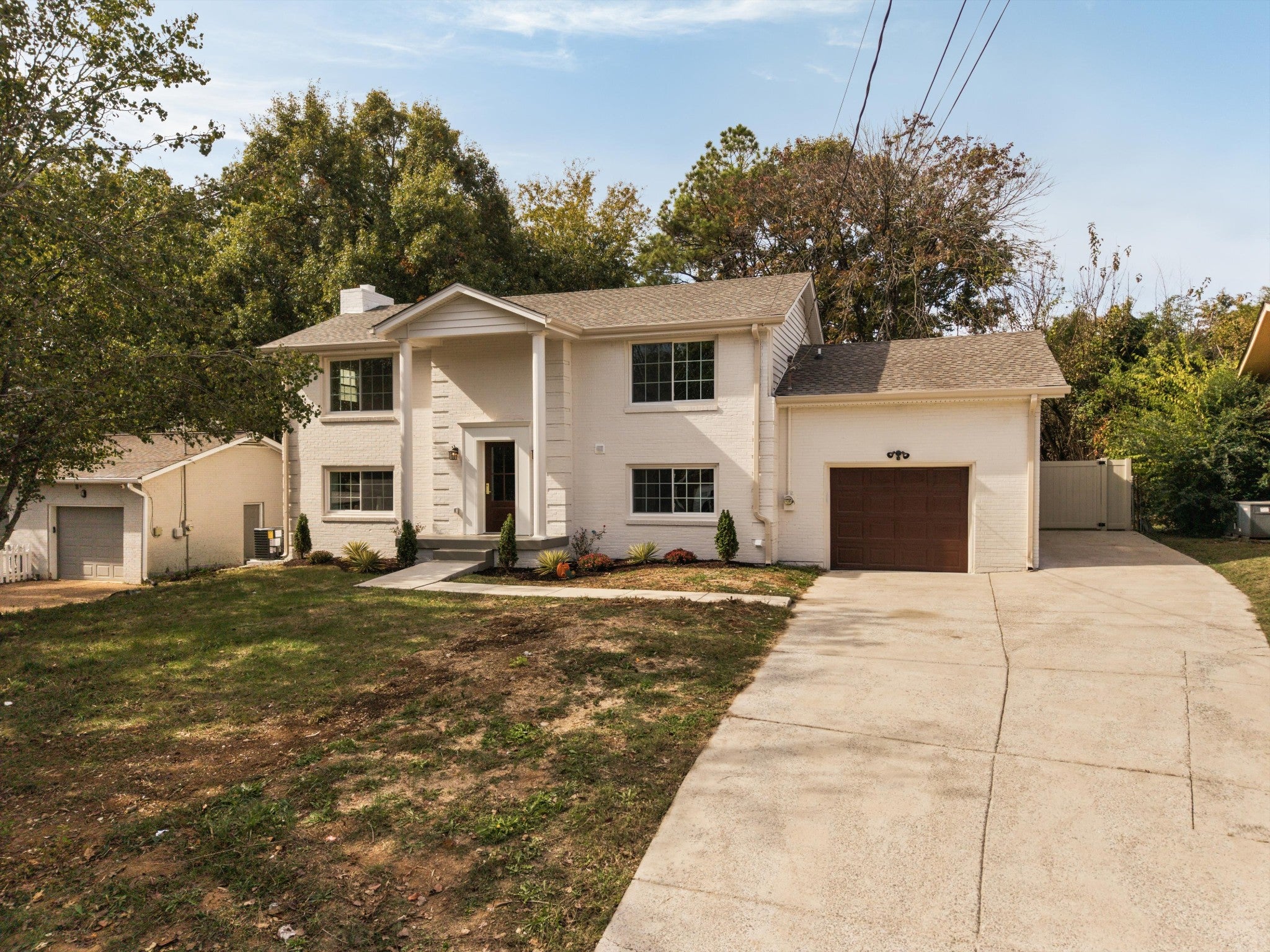 3213 Cynthia Ln