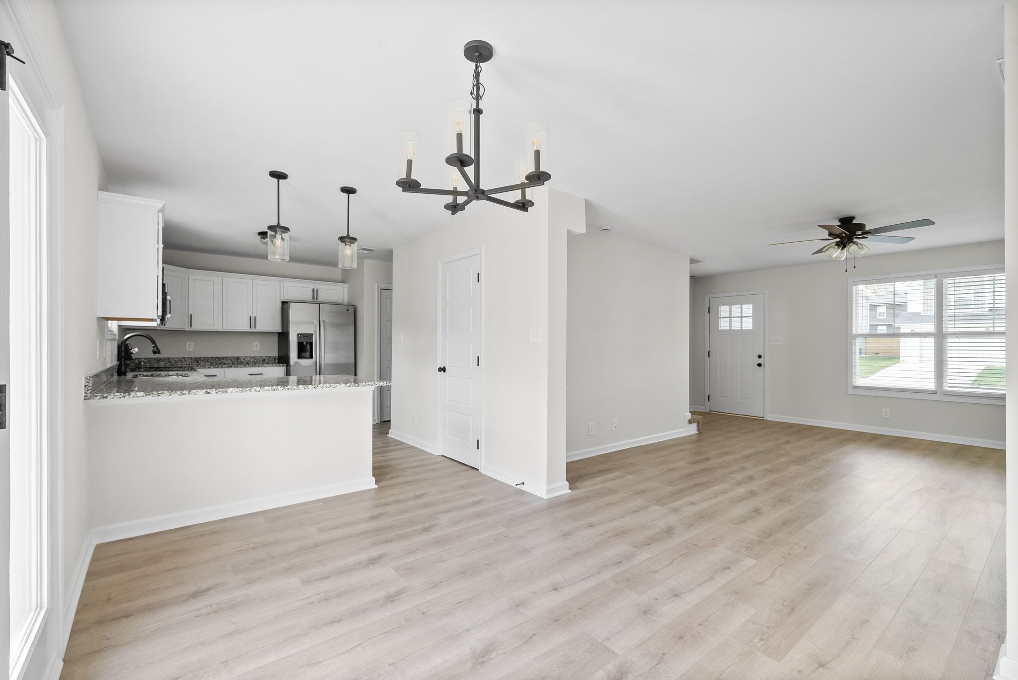 Clarksville, Tennessee 37043, United States, 3 Bedrooms Bedrooms, ,3 BathroomsBathrooms,Residential,Active,113313