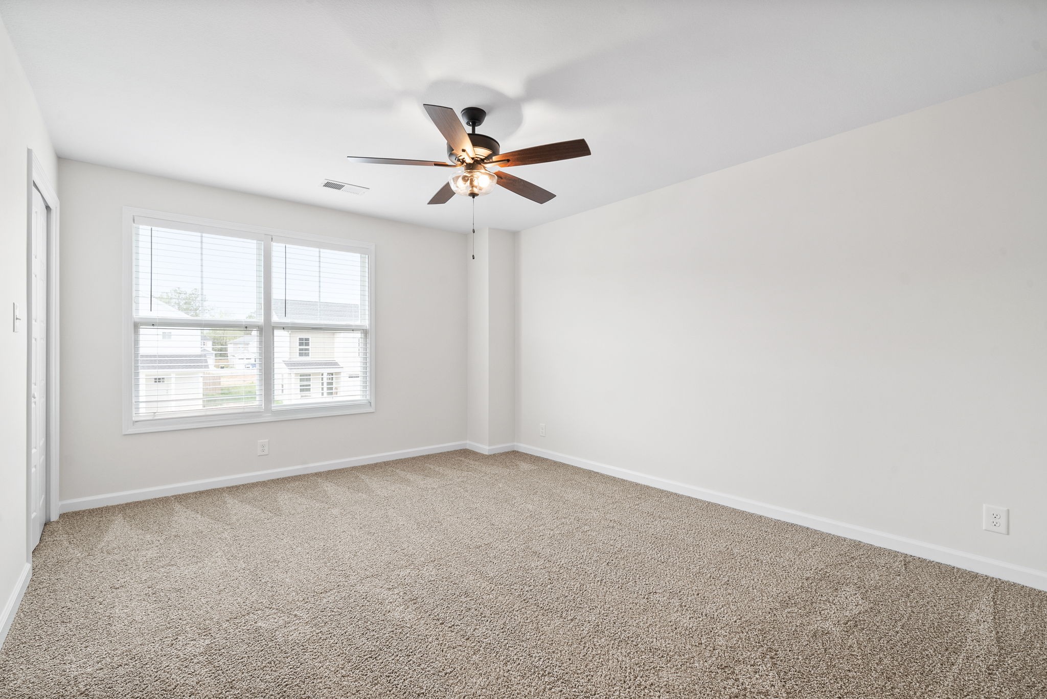 Clarksville, Tennessee 37043, United States, 3 Bedrooms Bedrooms, ,3 BathroomsBathrooms,Residential,Active,113313