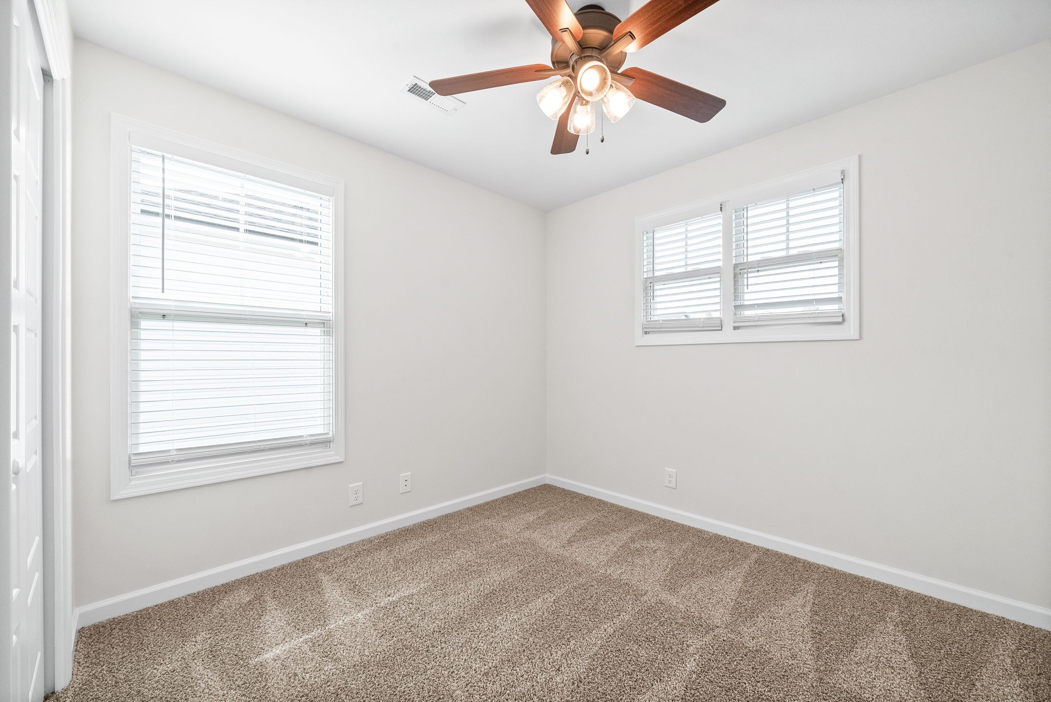 Clarksville, Tennessee 37043, United States, 3 Bedrooms Bedrooms, ,3 BathroomsBathrooms,Residential,Active,113313