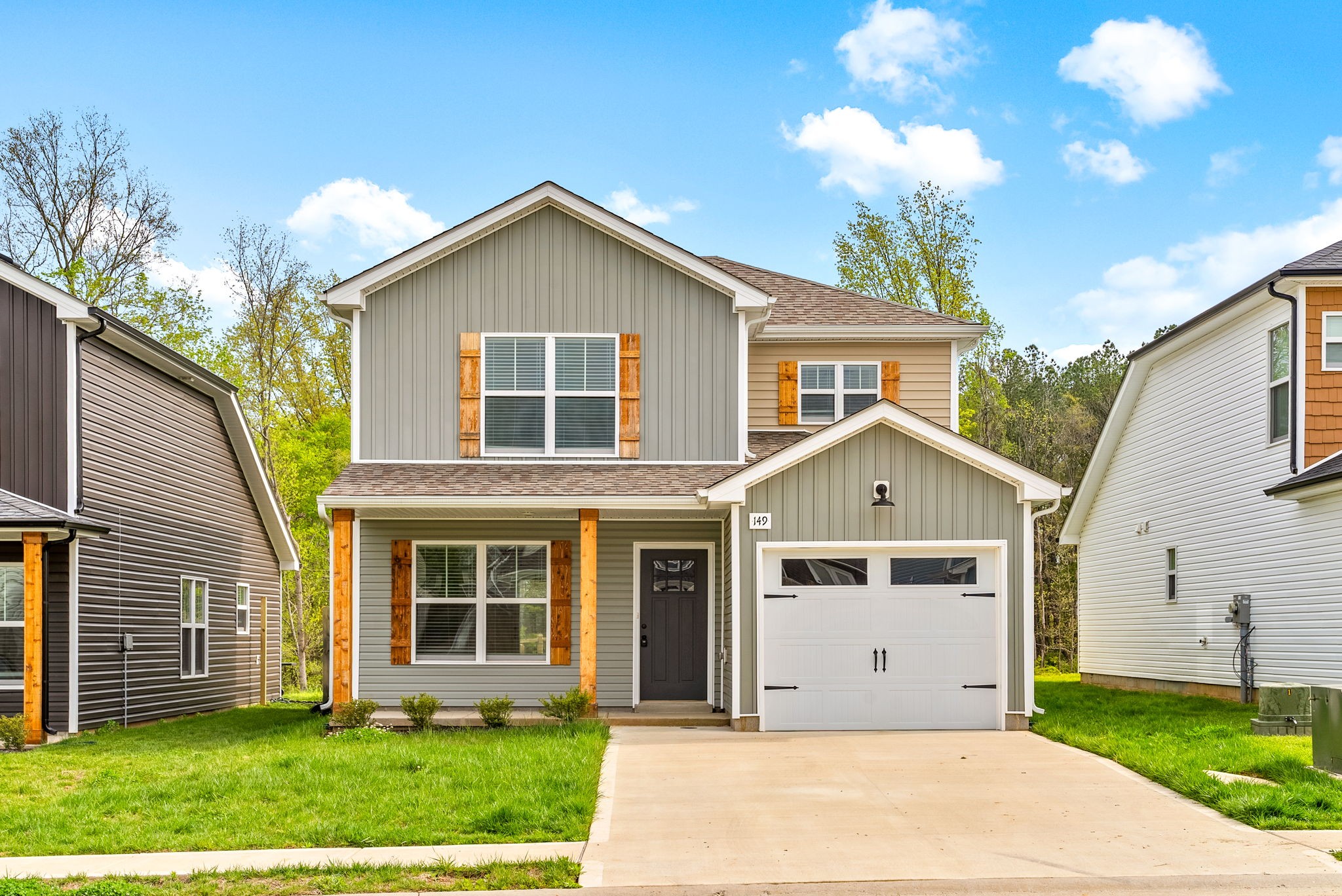 Clarksville, Tennessee 37043, United States, 3 Bedrooms Bedrooms, ,3 BathroomsBathrooms,Residential,Active,113313