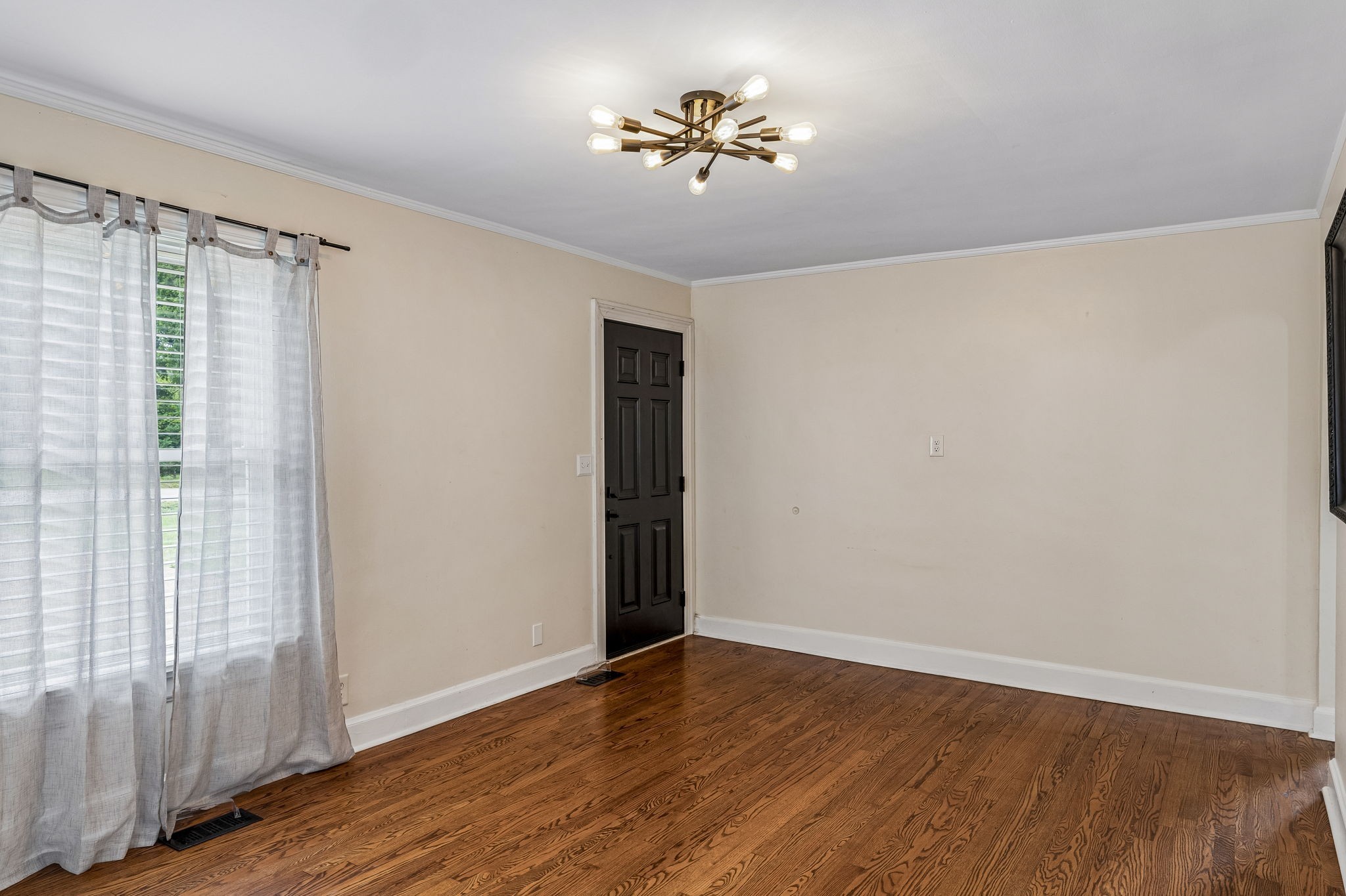 219 Morton Ave