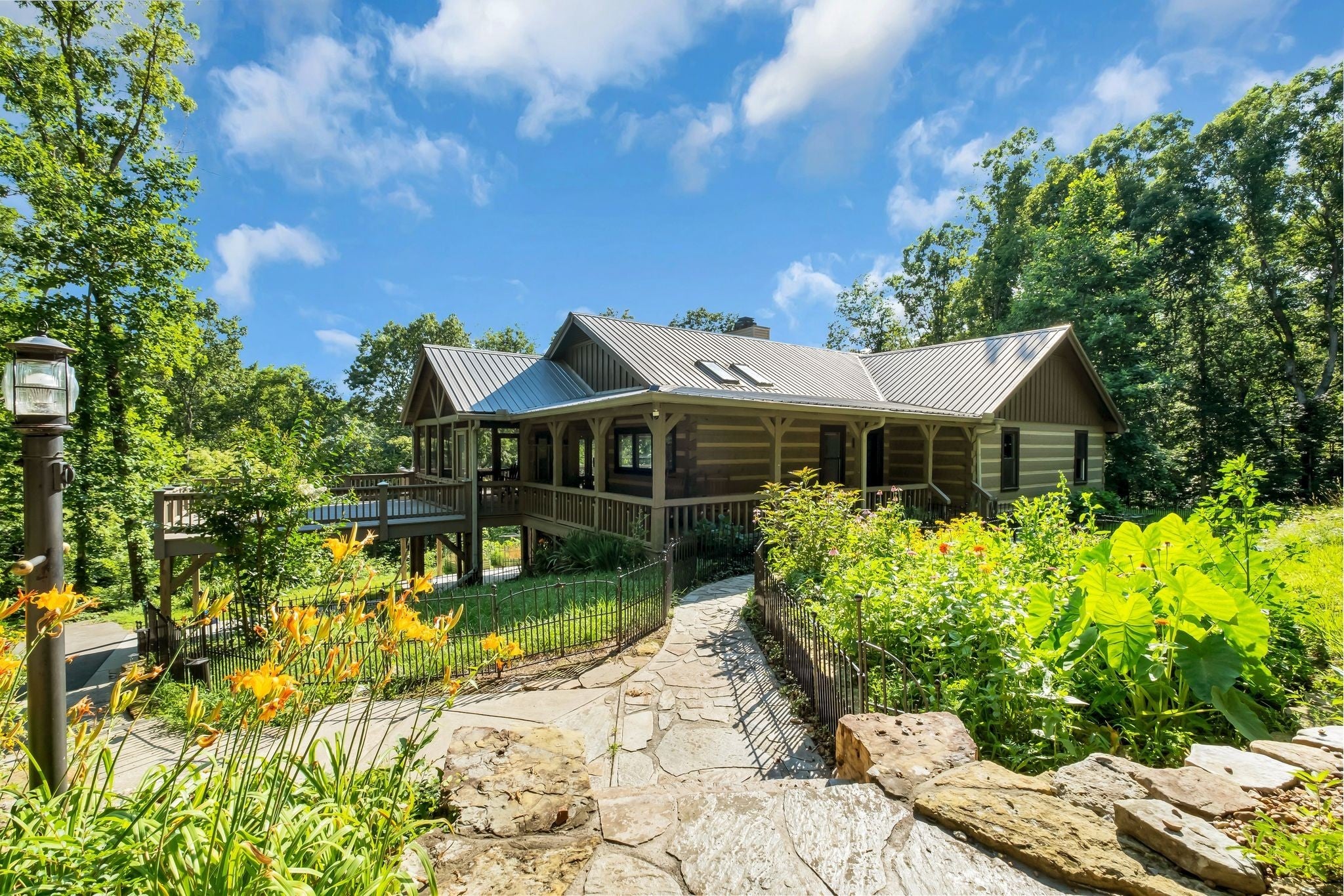 4545 Scenic Hills Ln
