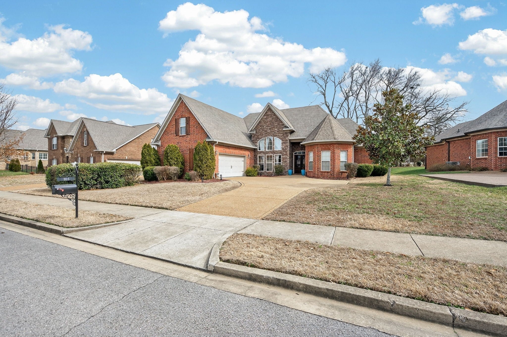 105 Sagamore Trce