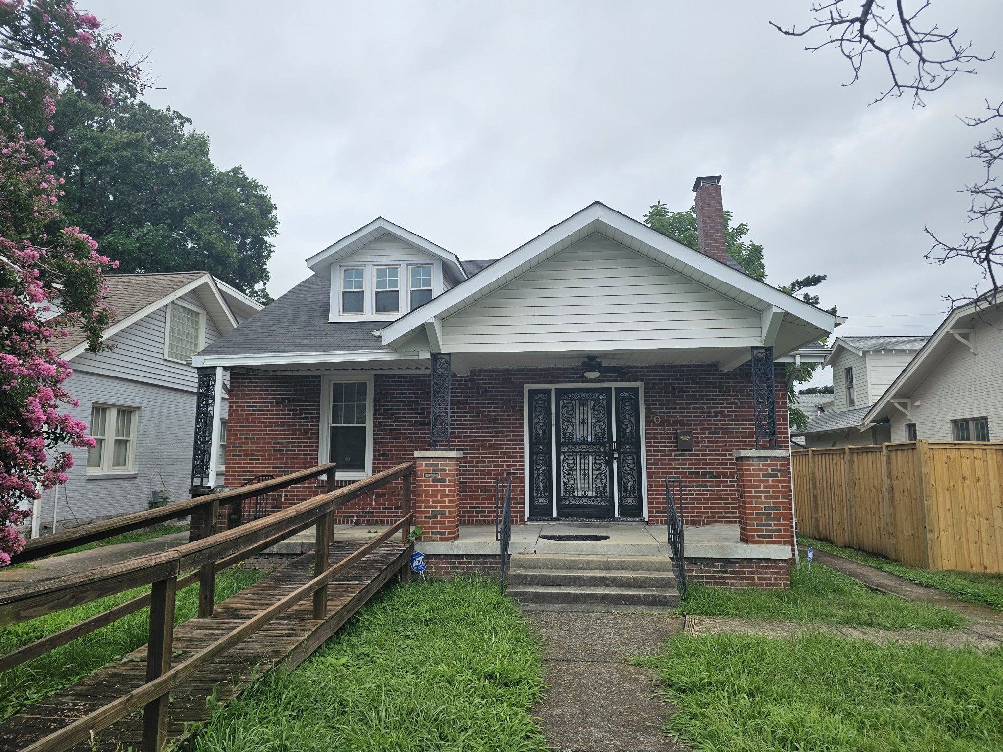3-bed listing at 902 Bradford Ave, Nashville