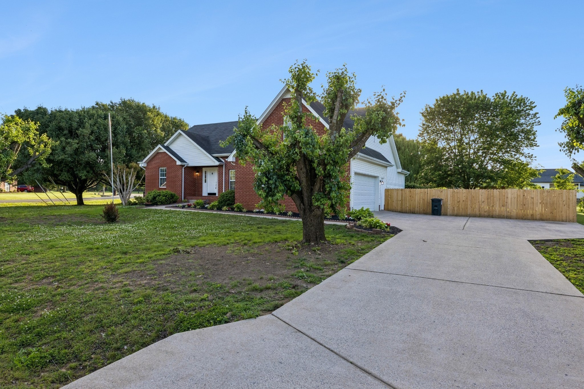 101 Chertsey Ct