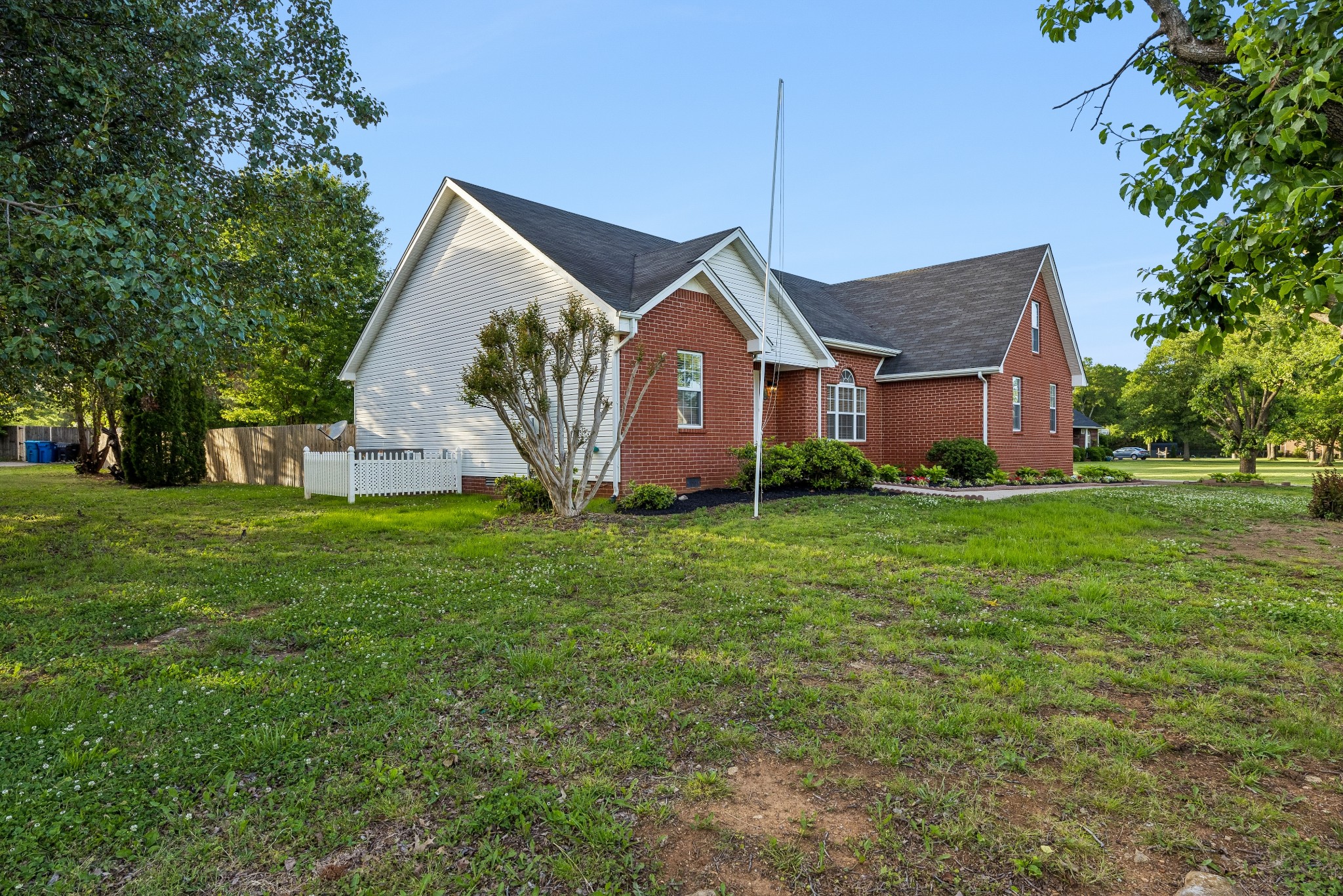 101 Chertsey Ct