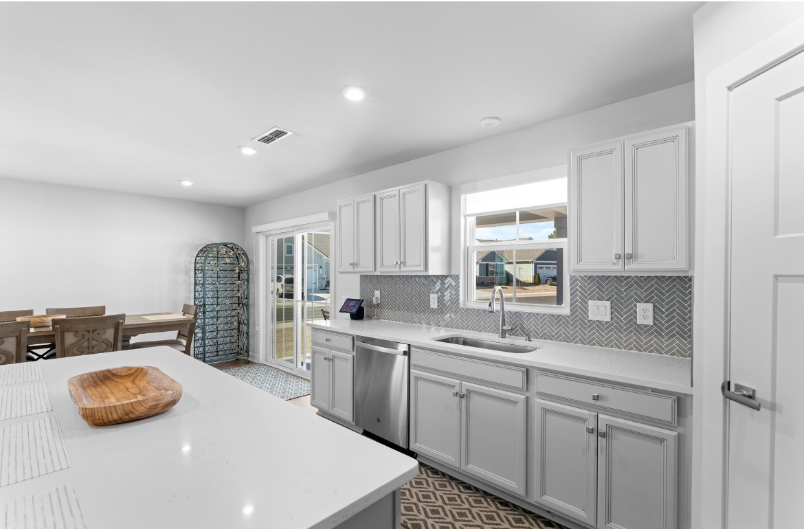 381 Streamview Dr