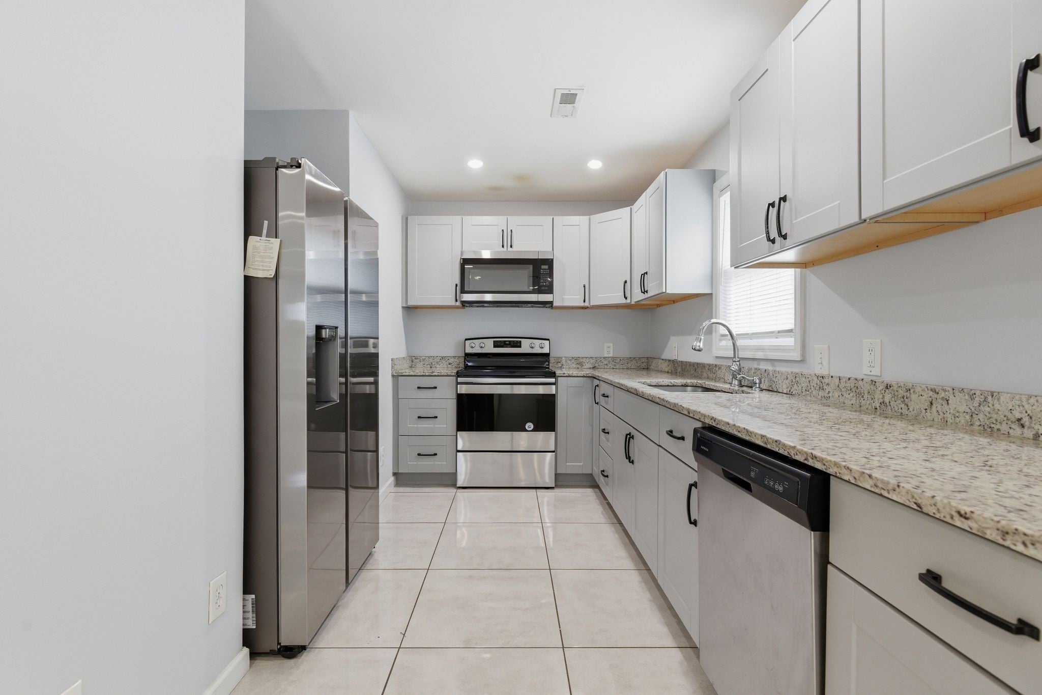 408 Elgin St B