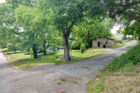 601 Bullock St Columbia TN 38401