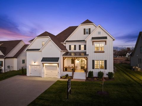 5929 Hunt Valley Dr Spring Hill TN 37174