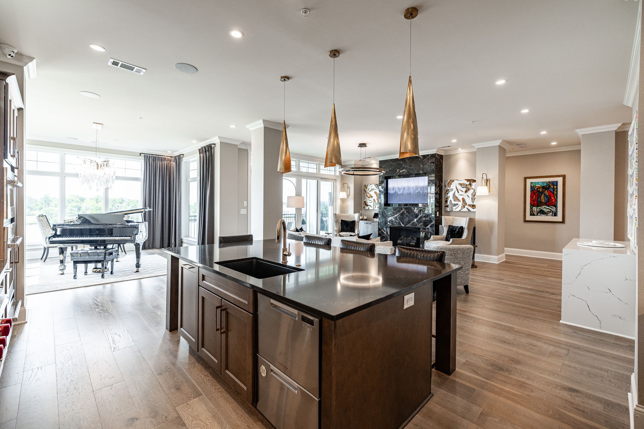 1024 Club View Drive D301