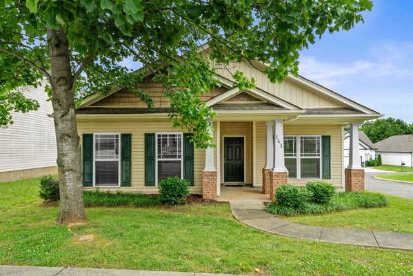141 DIMAGGIO DR, SPRINGFIELD, TN 37172 - Image 6ca22be4c4880bd54e2d55938ce4971e/4041329599