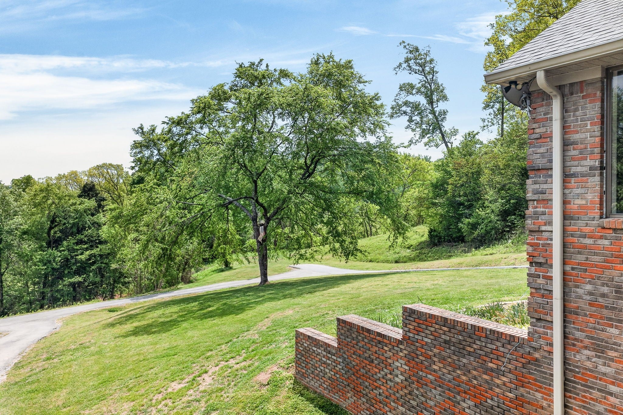 360 Long Hollow Ln