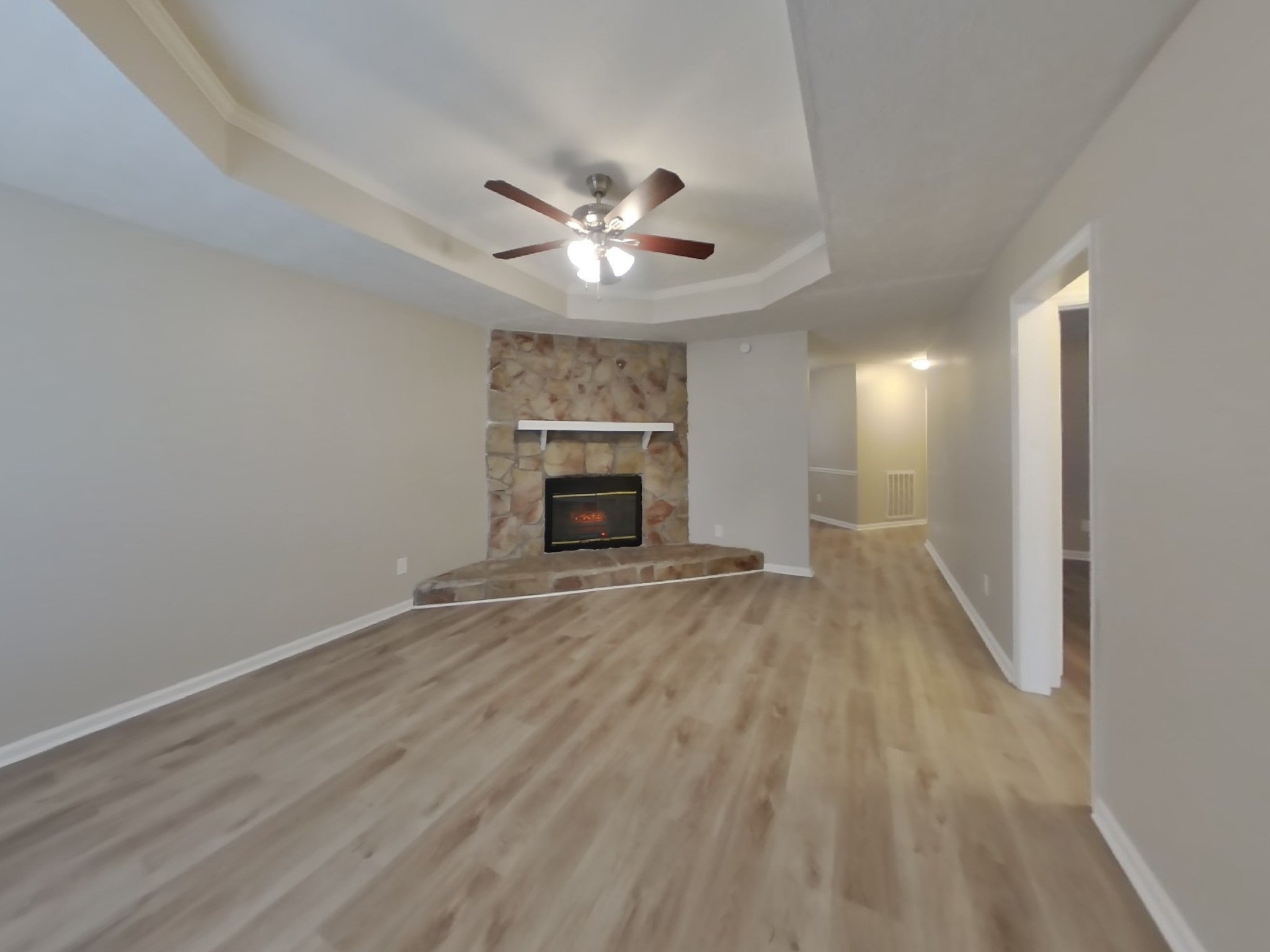 102 Natchez Ct S