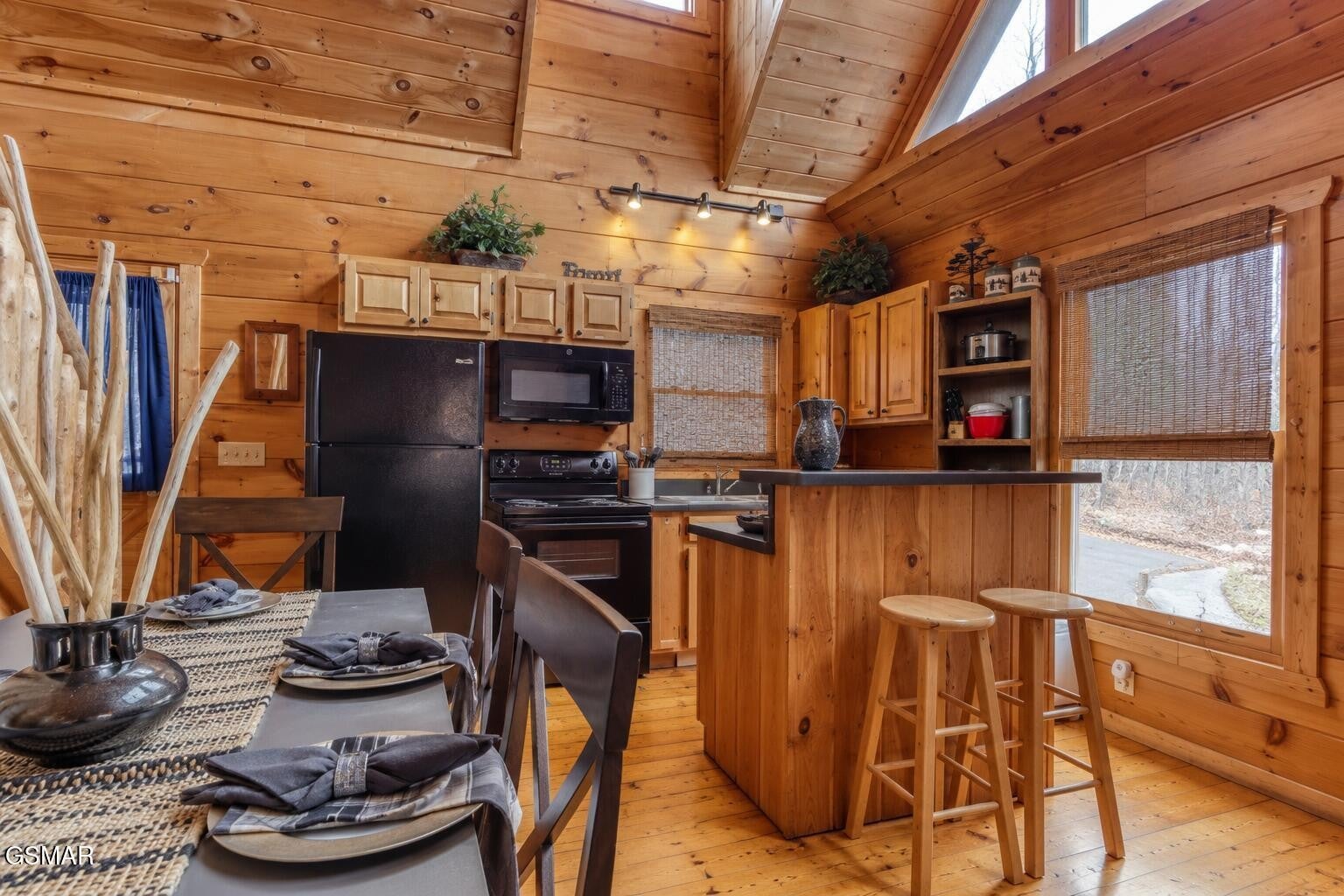 2408 Balsam Circle
