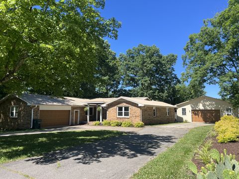 Photo of 104 Southwood Dr, Dickson, TN 37055 (MLS # 3215002)