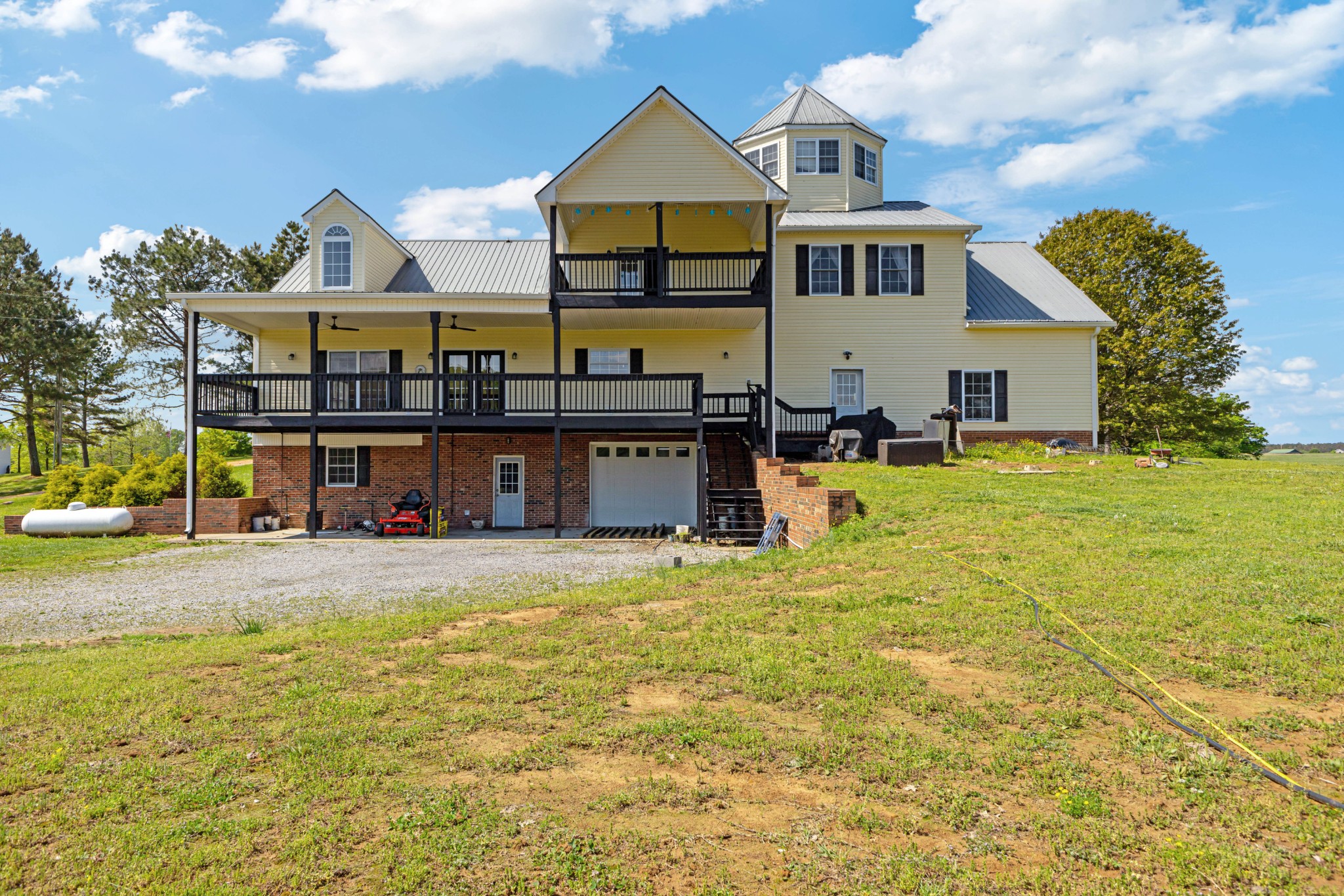 8745 Heather Ln
