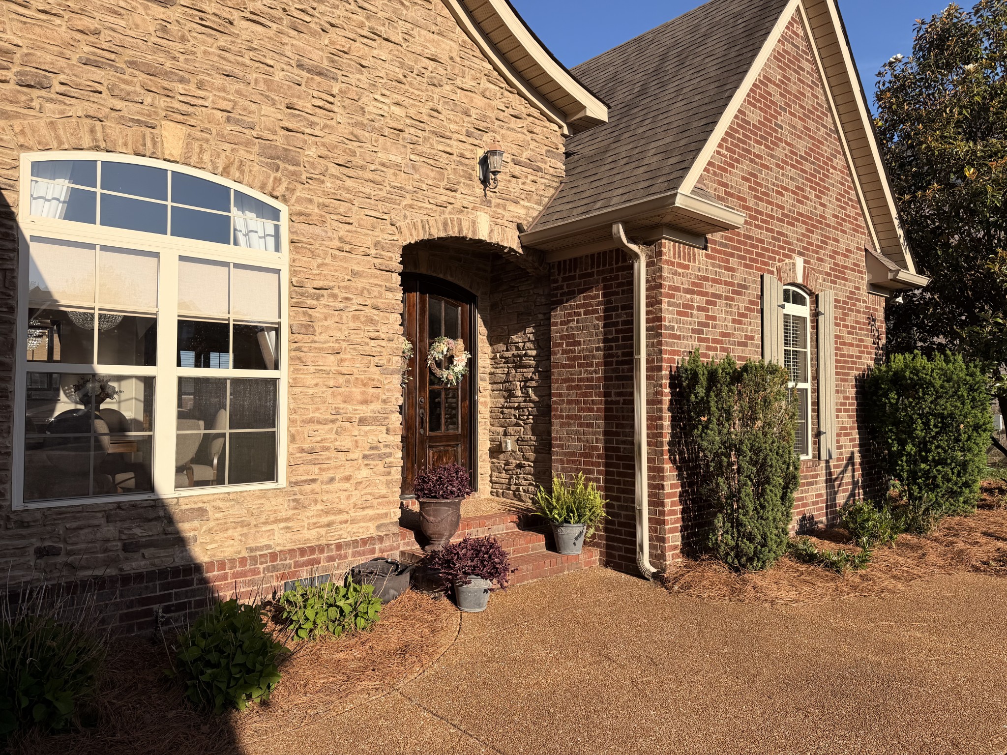 104 N Scarbrough Ct