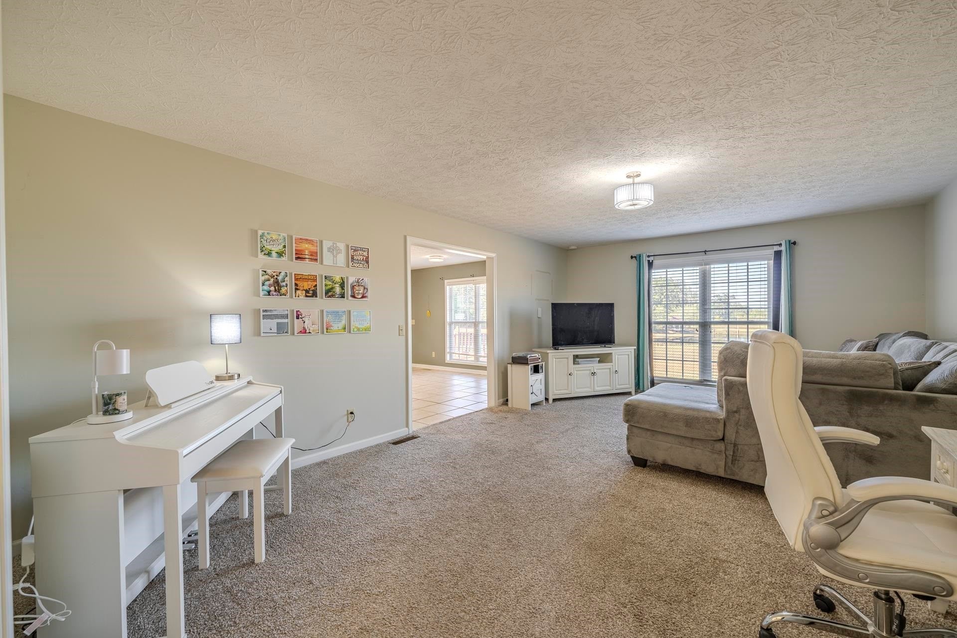 40 TOPSY LN