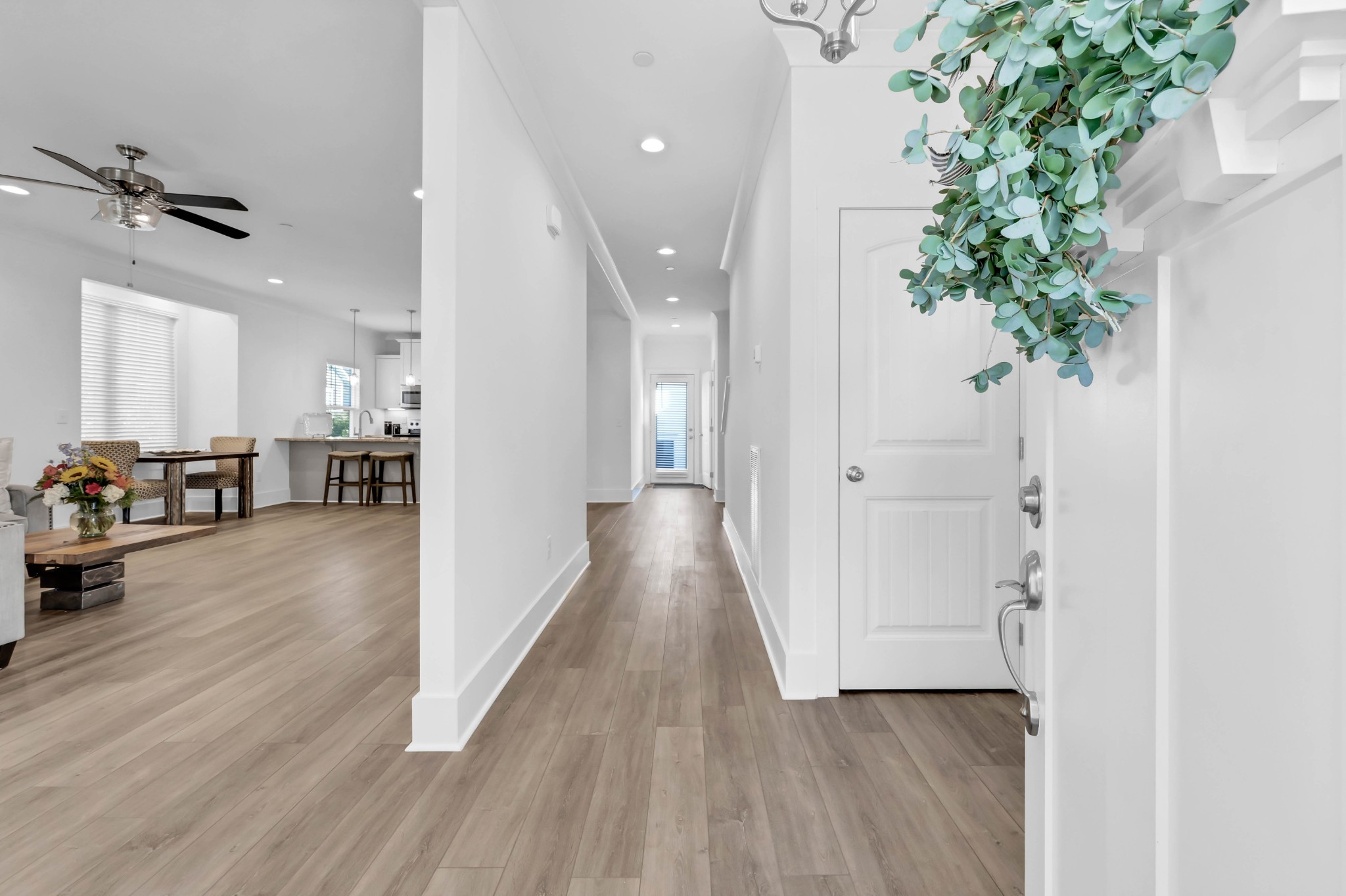 719 Centre St