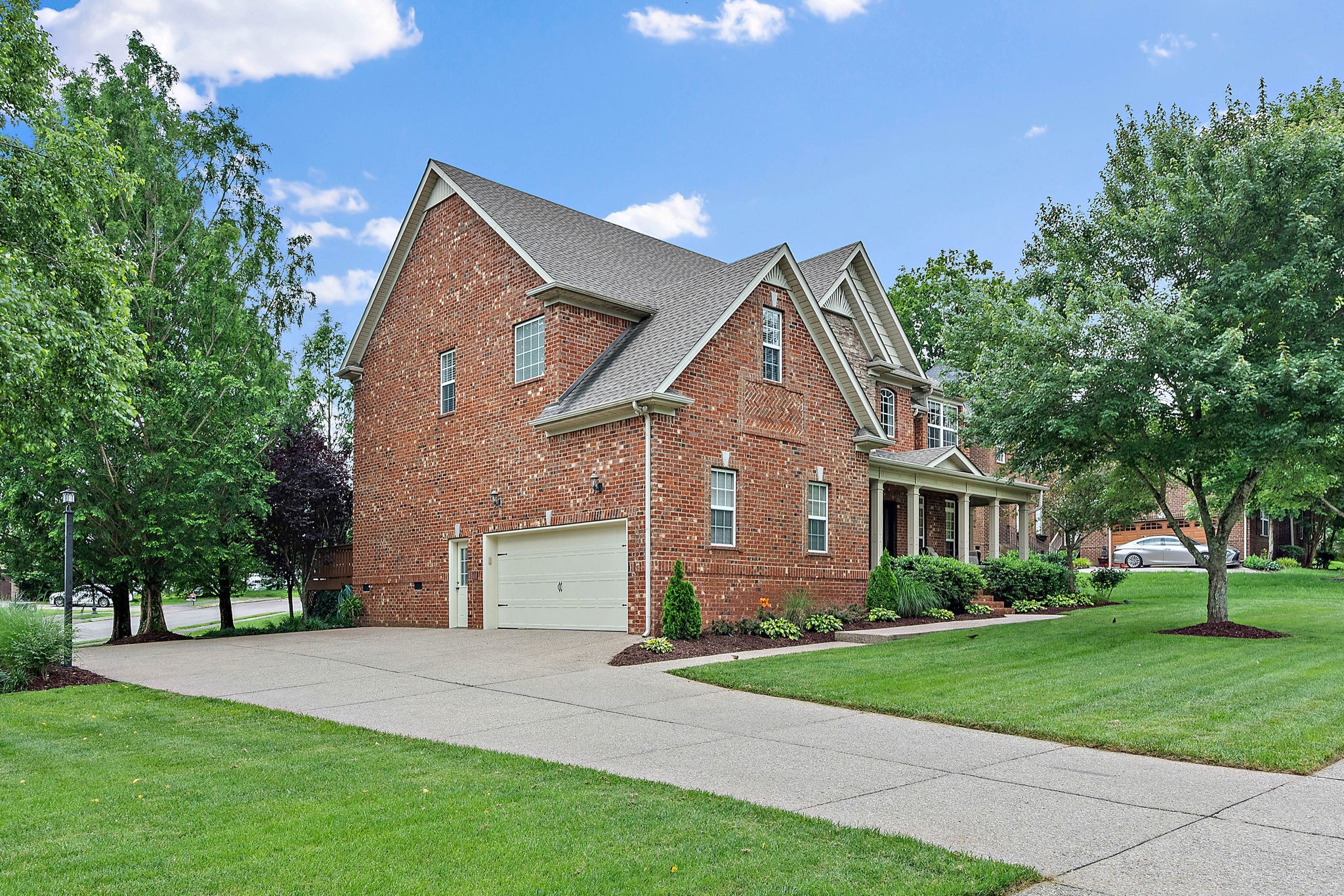 1011 Glessner Dr