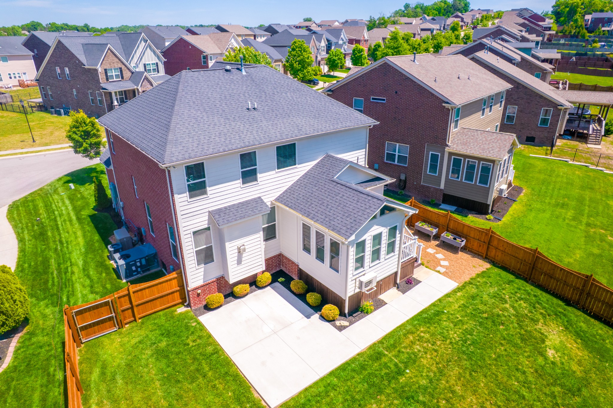 5022 Winslow Dr