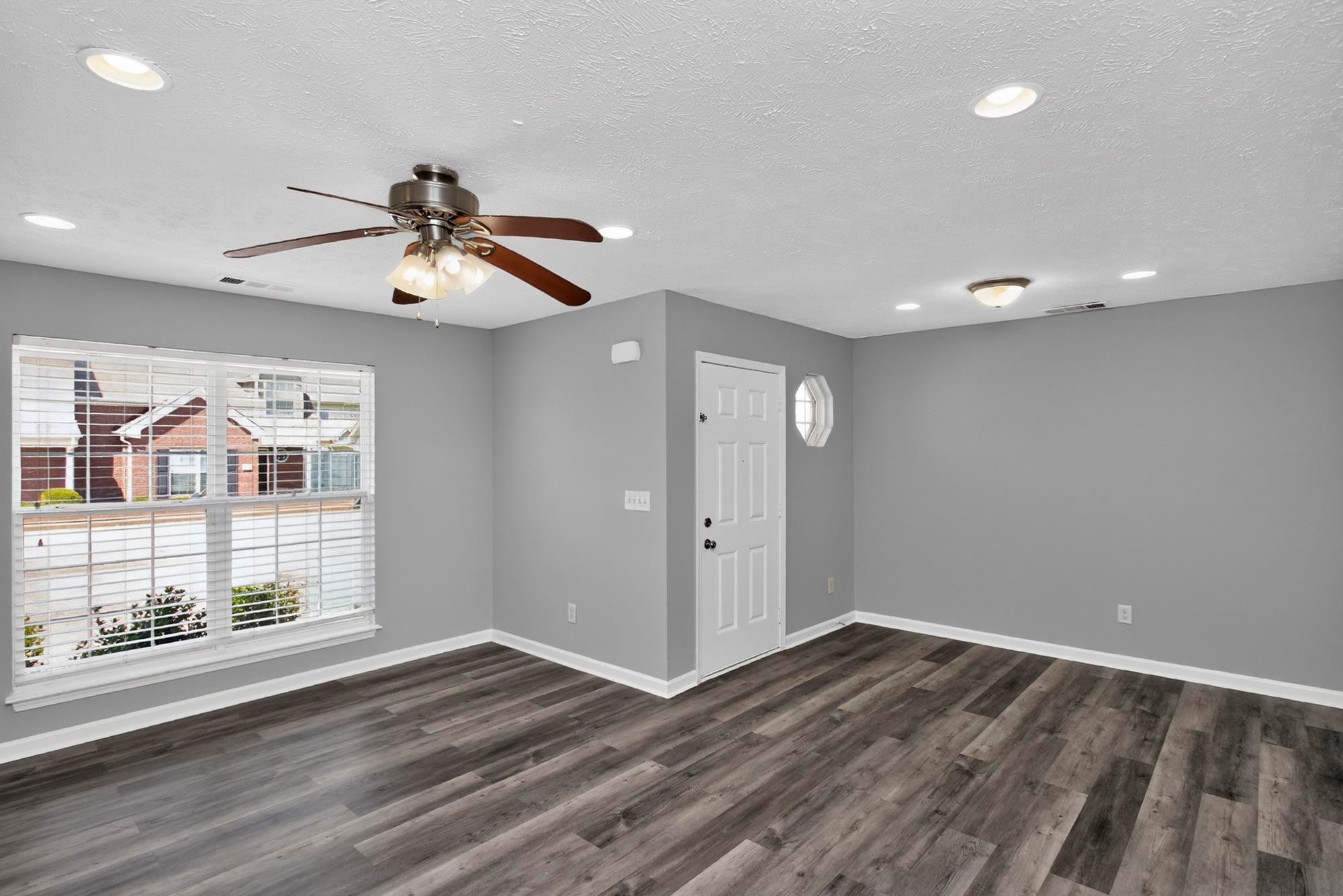 2034 George Buchanan Dr