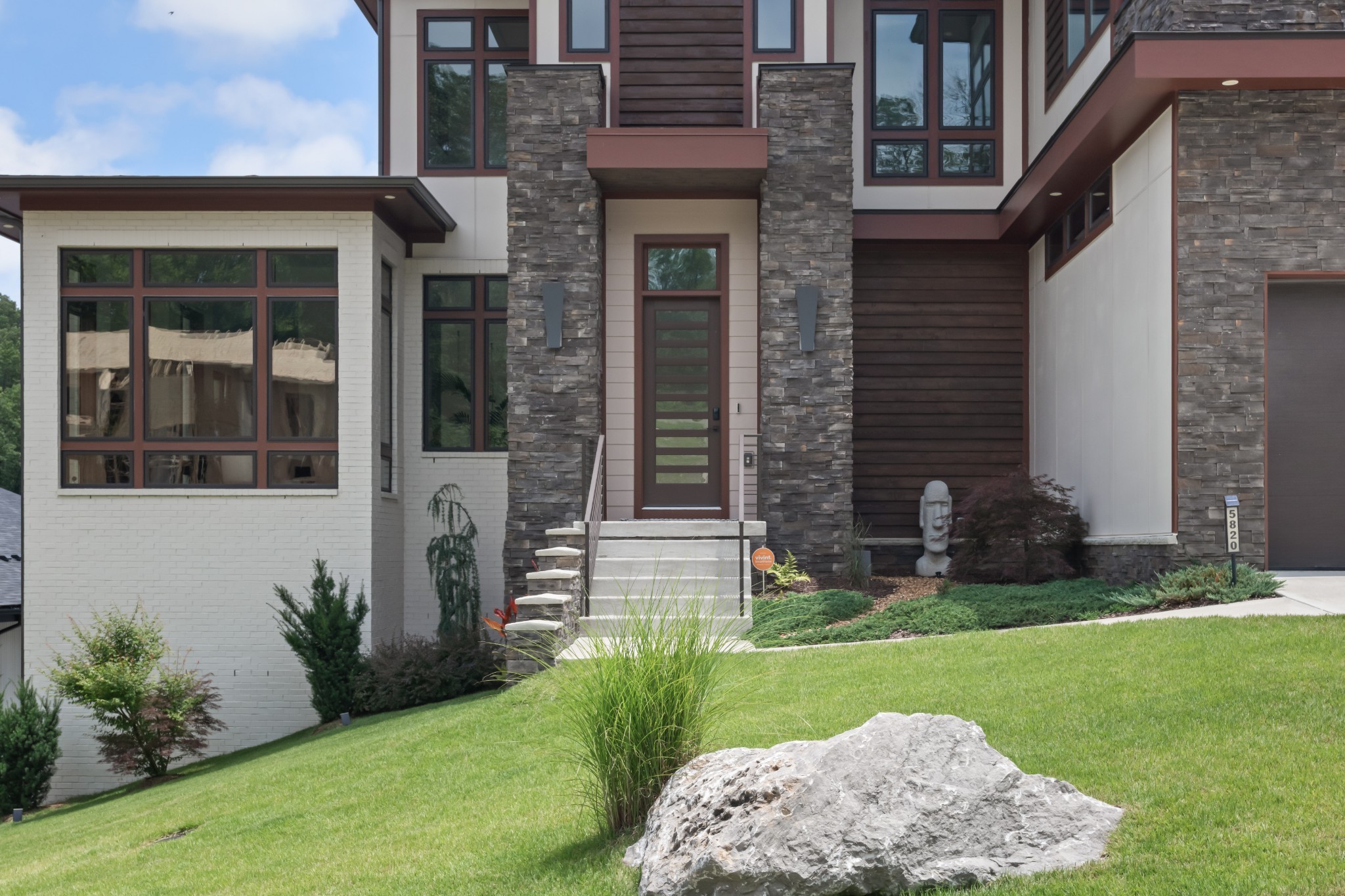 5820 Woodland Hills Dr