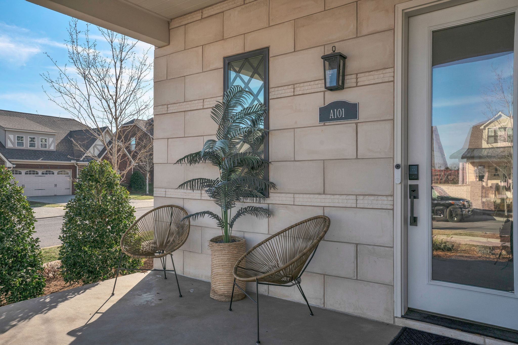1024 Club View Dr A101