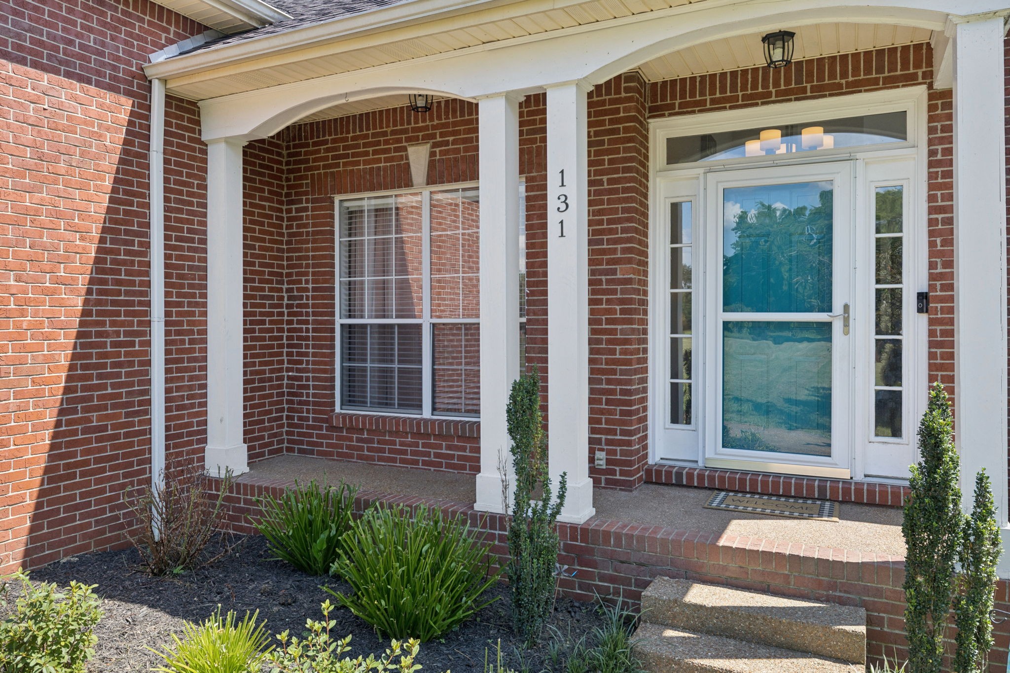 131 E Robertson Rd