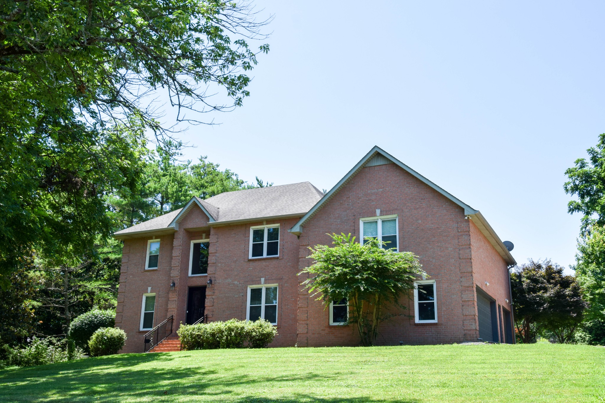 111 River Chase