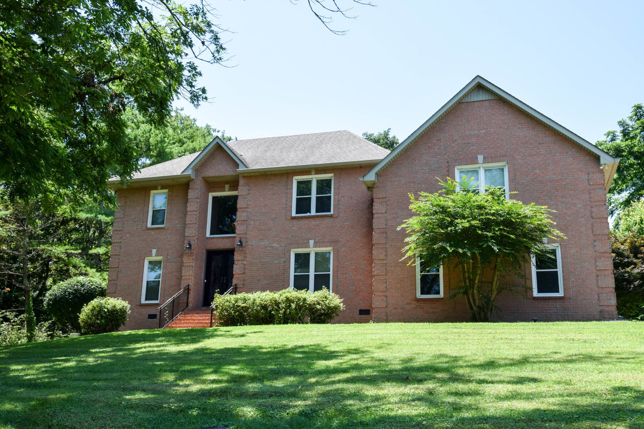 111 River Chase