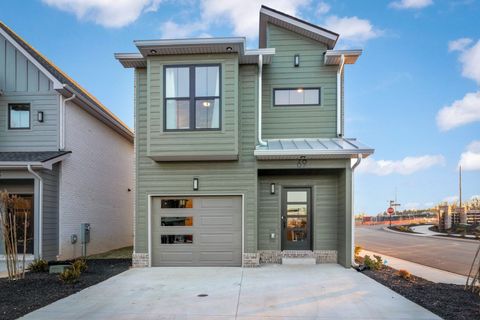69 Holland Park West Clarksville TN 37043