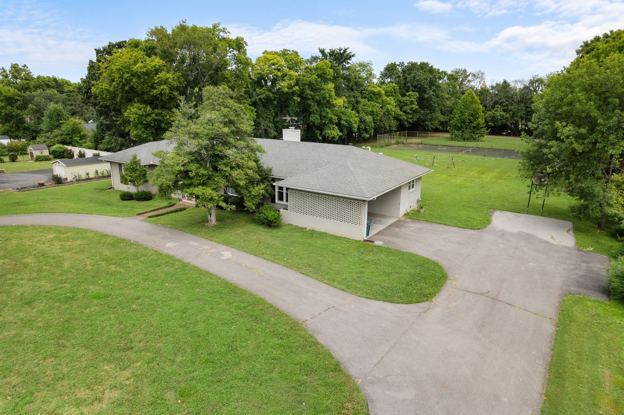 305 Castle Heights Ave