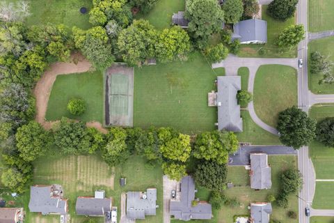 305 Castle Heights Ave Lebanon TN 37087