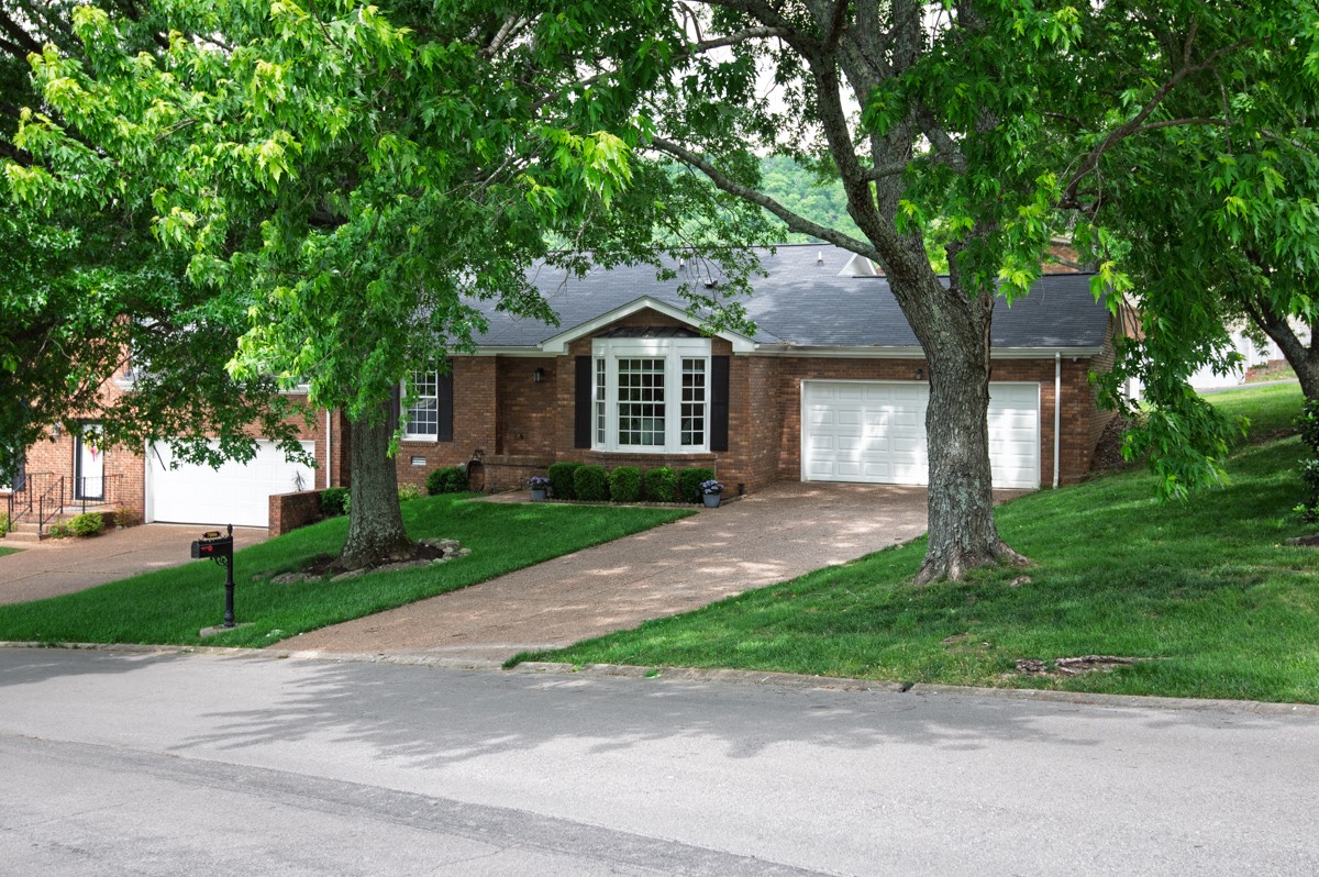 7006 Tartan Dr