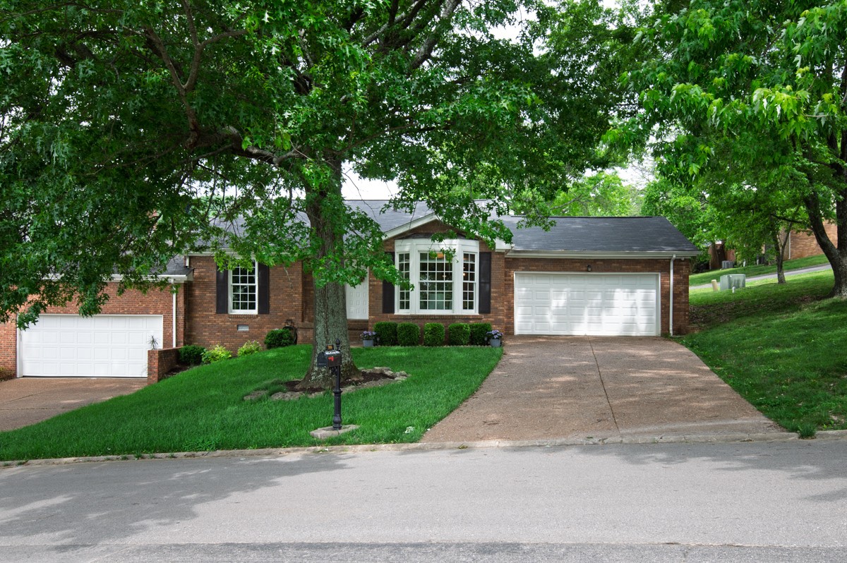 7006 Tartan Dr