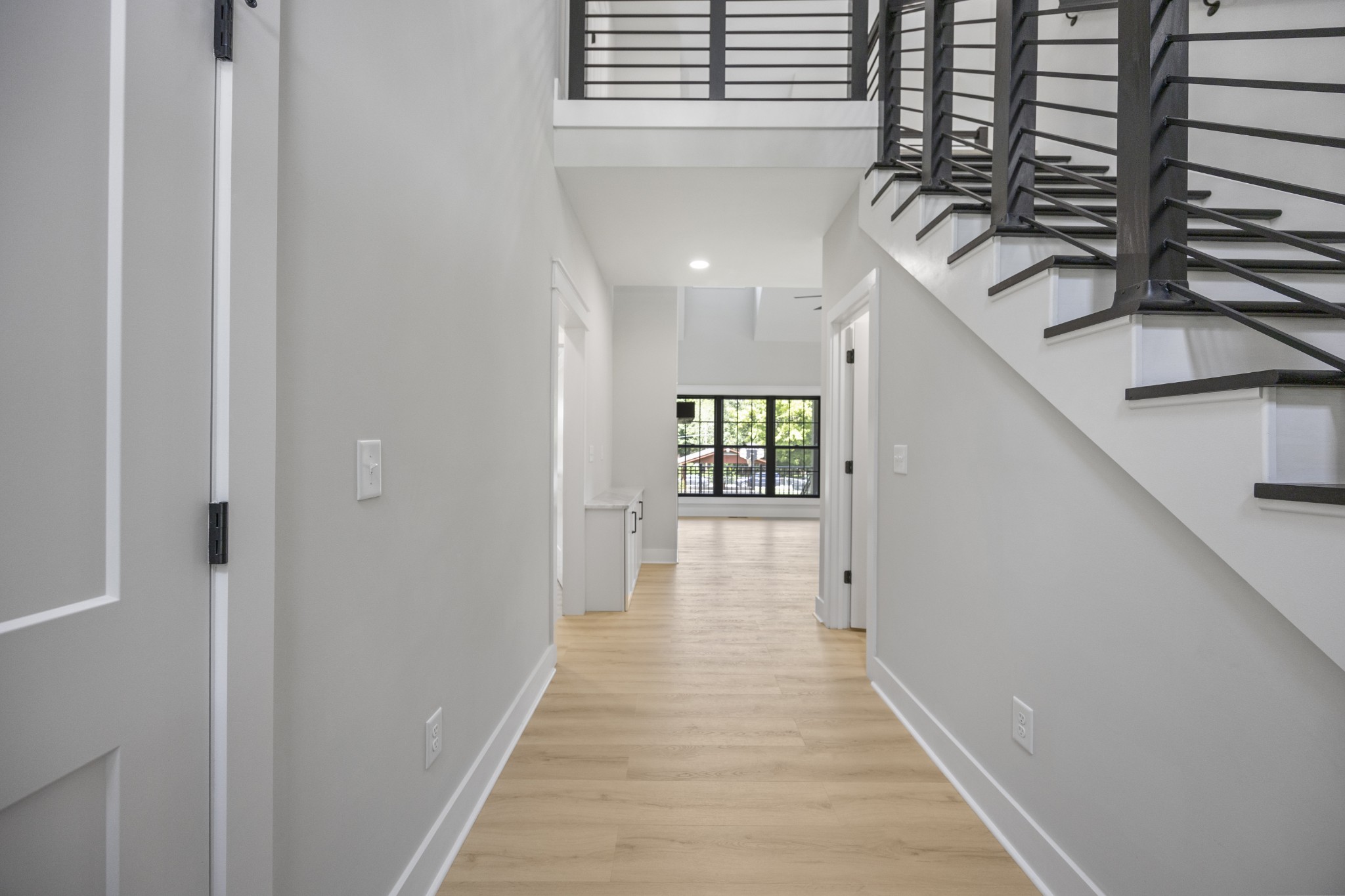 106 5th Ave N