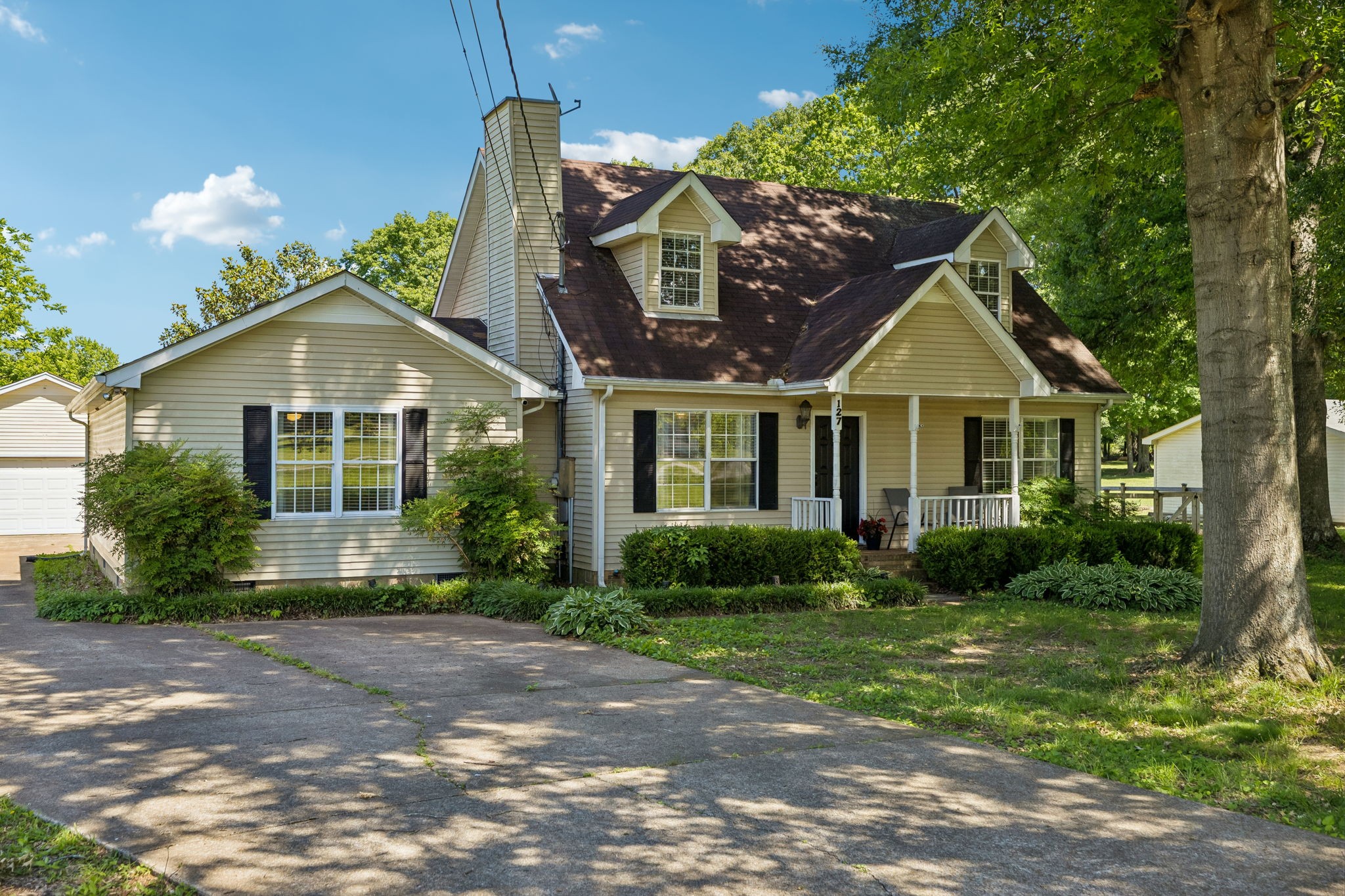 127 Deer Point Rd