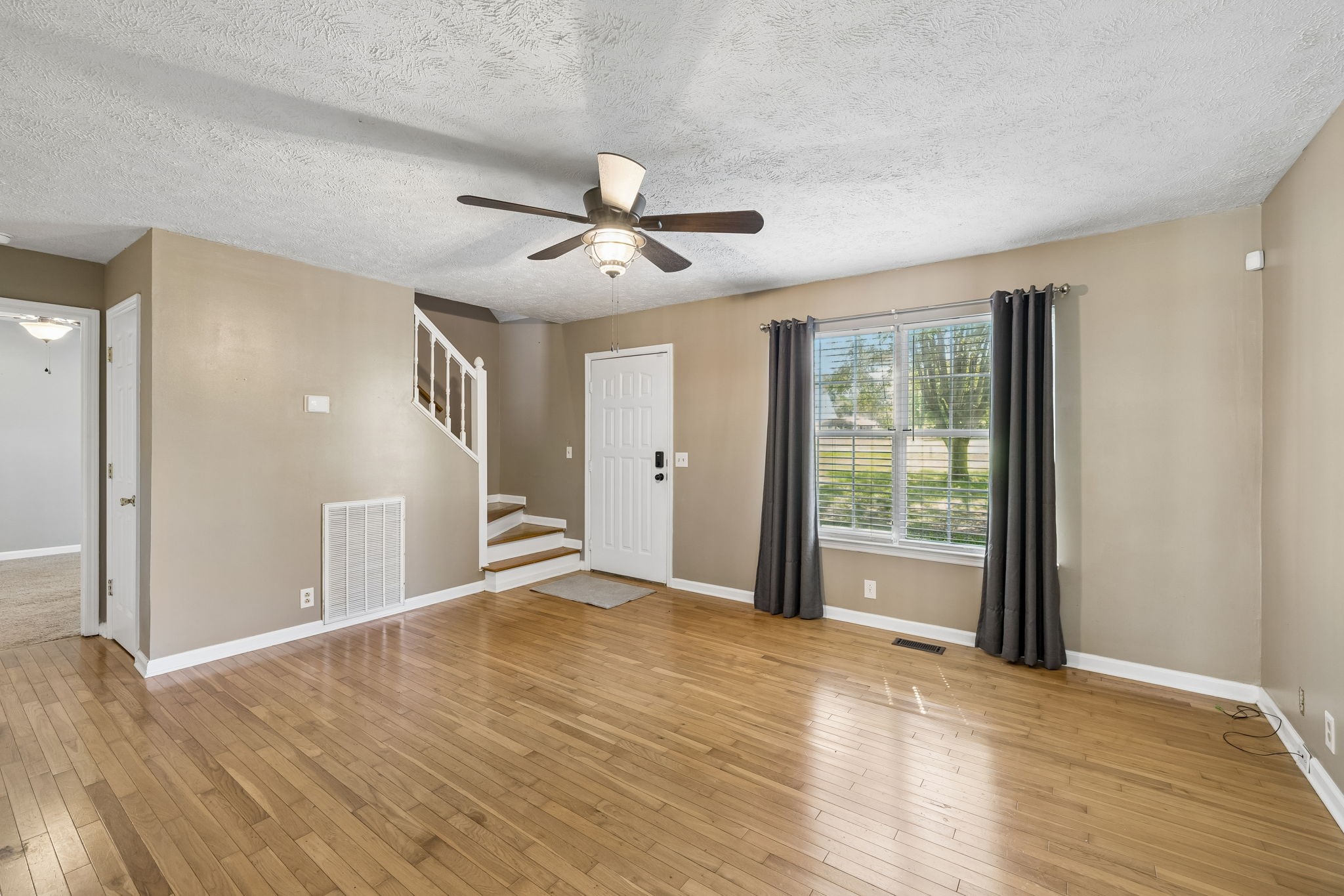 127 Deer Point Rd