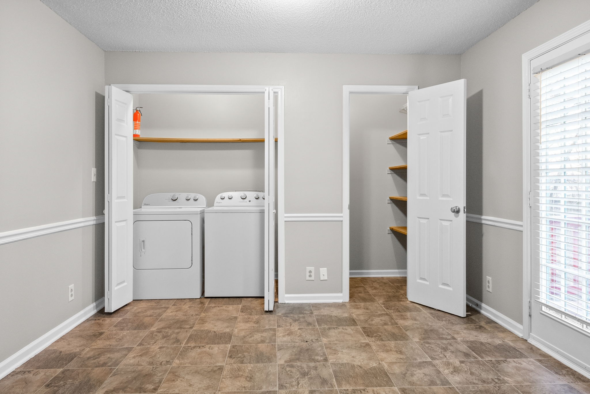 Clarksville, Tennessee 37040, United States, 2 Bedrooms Bedrooms, ,2 BathroomsBathrooms,Residential,Active,186377