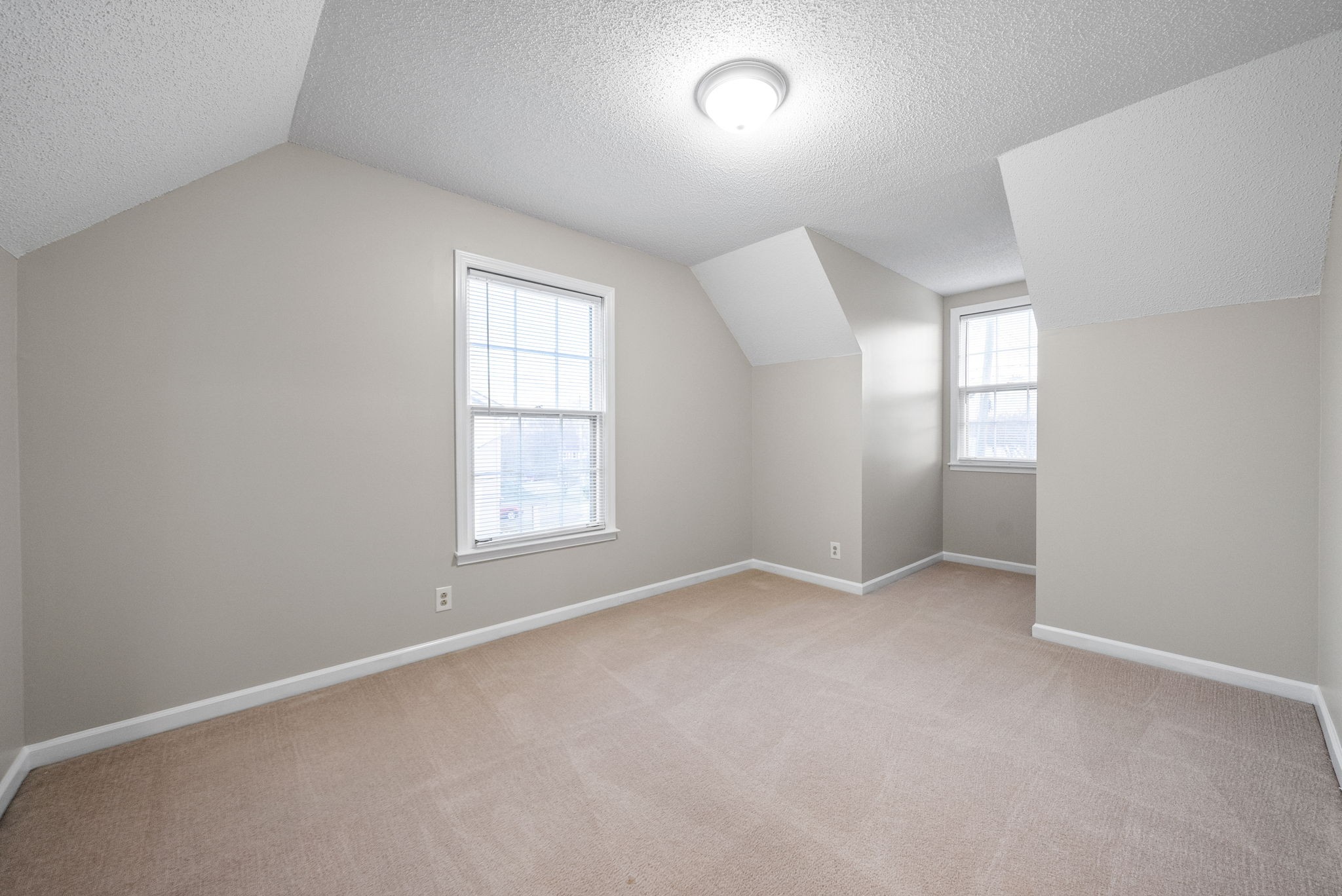 Clarksville, Tennessee 37040, United States, 2 Bedrooms Bedrooms, ,2 BathroomsBathrooms,Residential,Active,186377