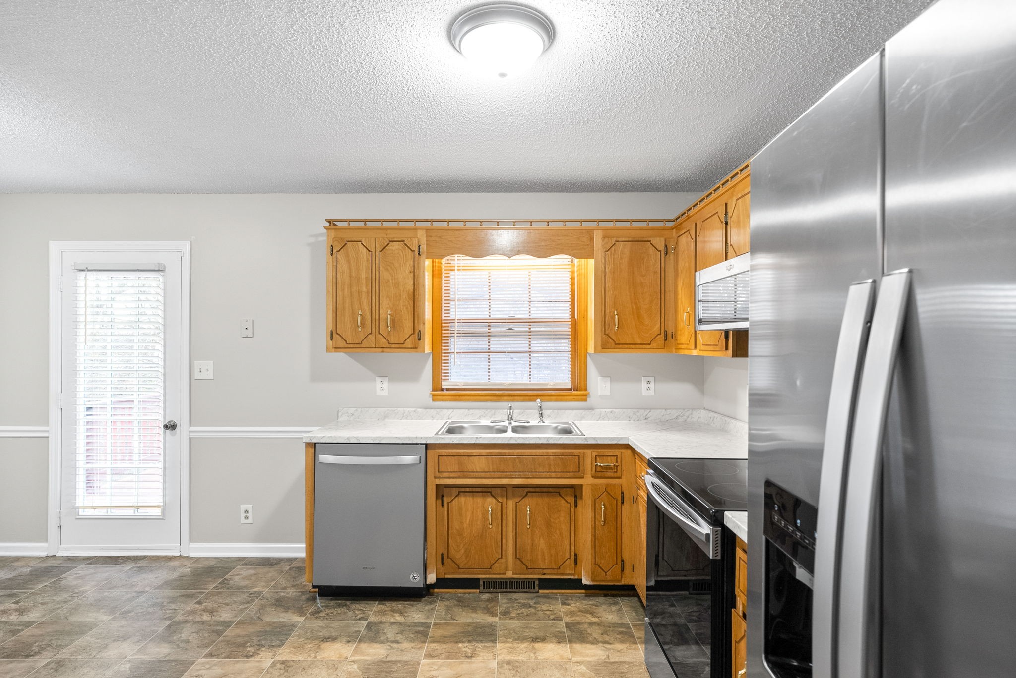 Clarksville, Tennessee 37040, United States, 2 Bedrooms Bedrooms, ,2 BathroomsBathrooms,Residential,Active,186377