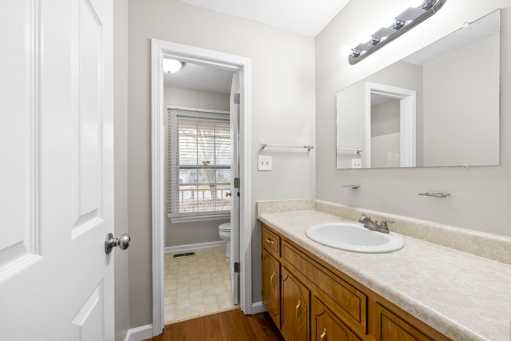 Clarksville, Tennessee 37040, United States, 2 Bedrooms Bedrooms, ,2 BathroomsBathrooms,Residential,Active,186377