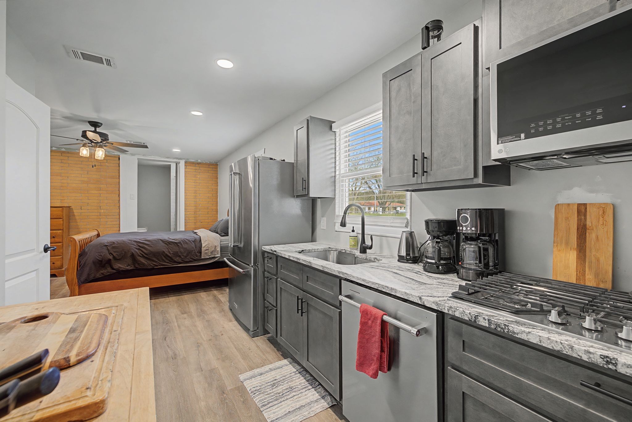 302 Joe B Jackson Pkwy