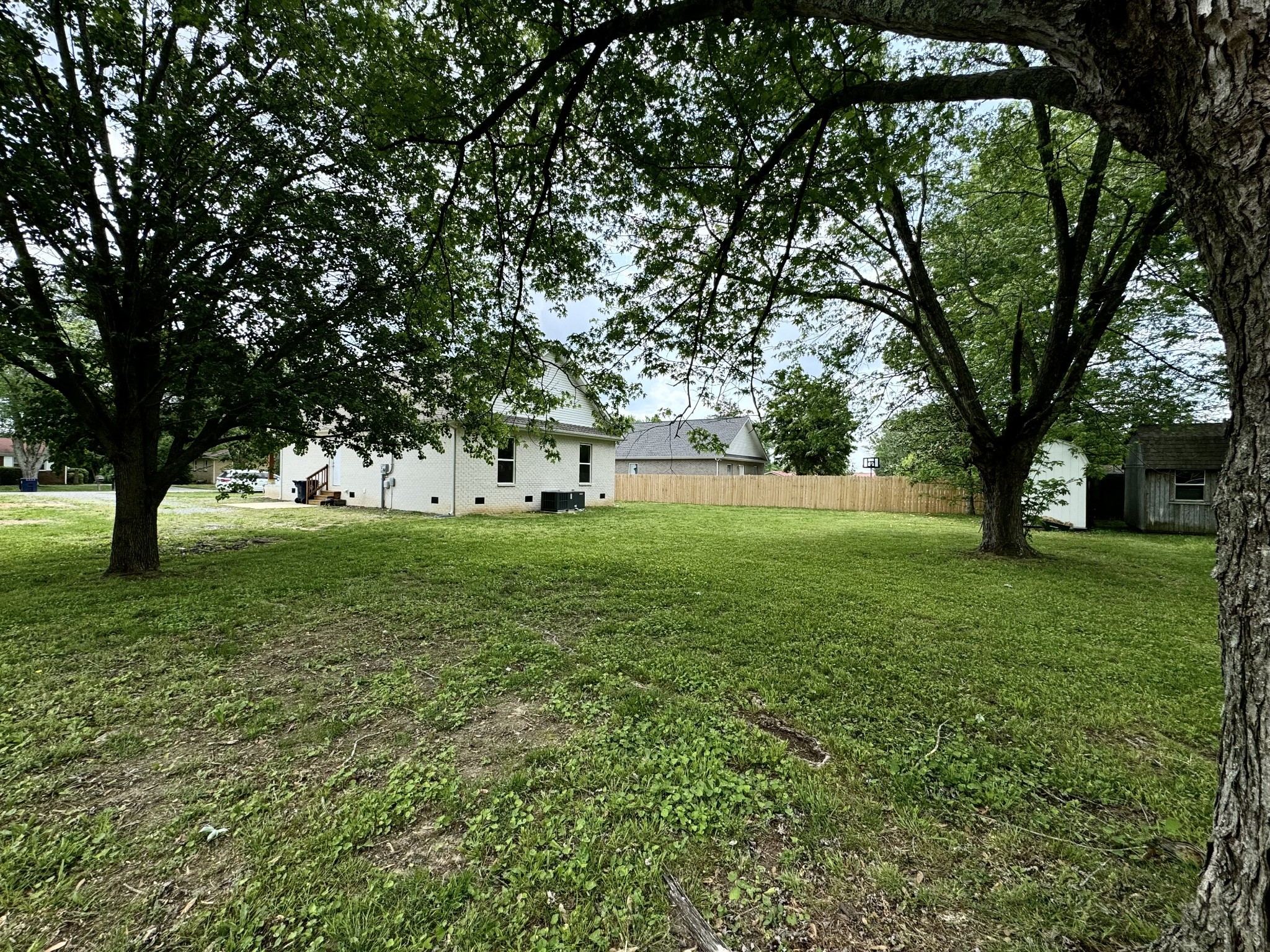 829 Luttrell Ave