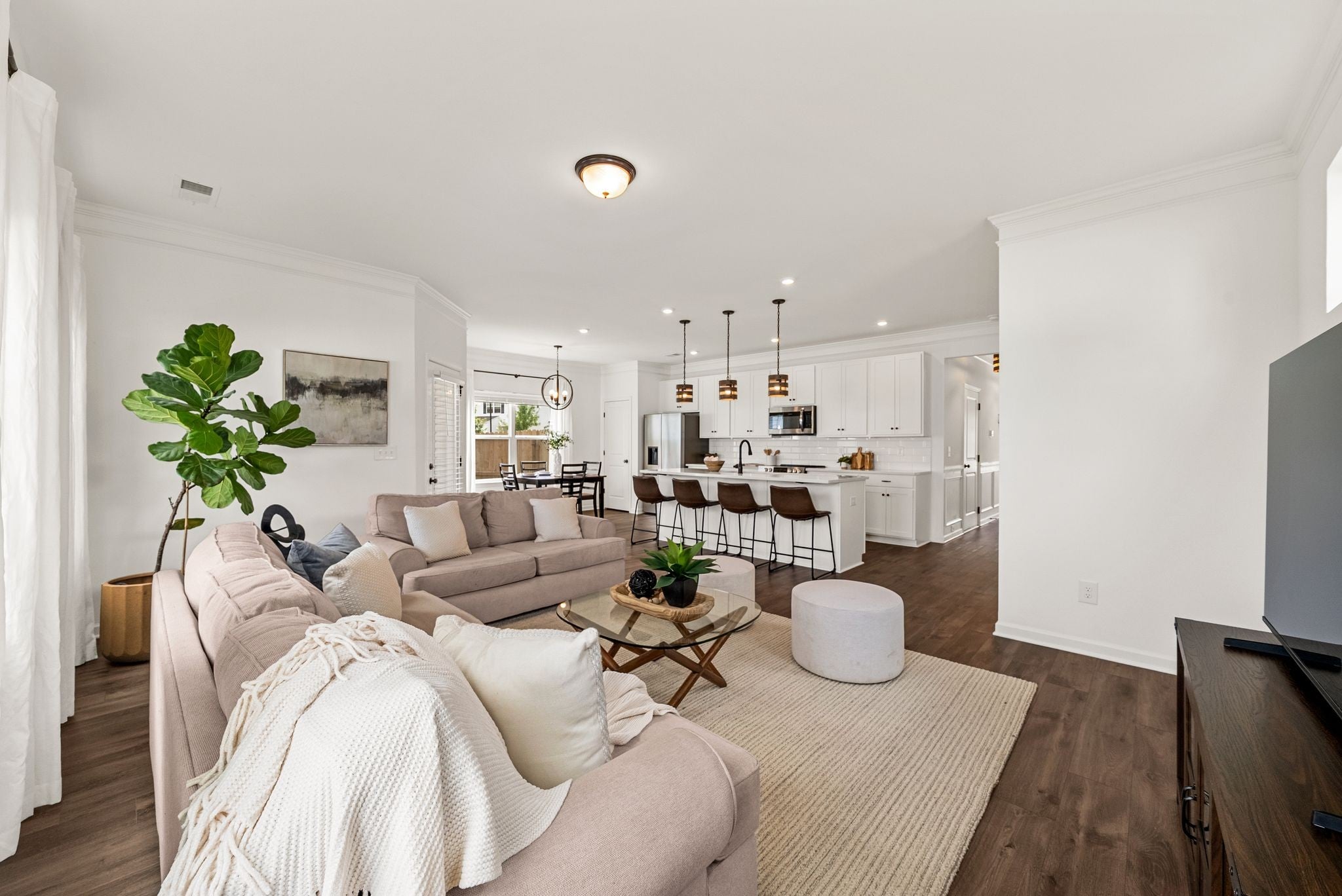 325 Geneva Ln